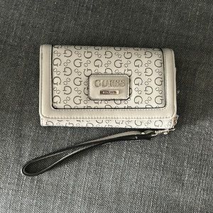 Guess Wristlet